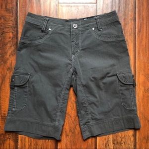 Kuhl Cargo Shorts 6 Pockets Waist 15” Across